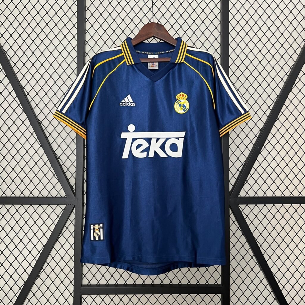 Camiseta Retro Real Madrid 1999/00 | Pumafy