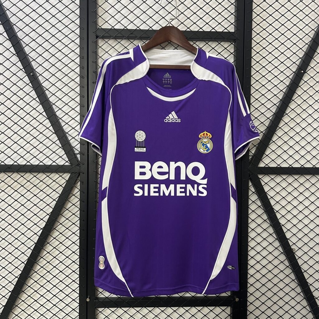 Camiseta Retro Real Madrid 2006/07 | Pumafy