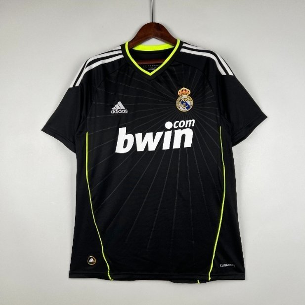 Camiseta Retro Real Madrid 2010/11 | Pumafy