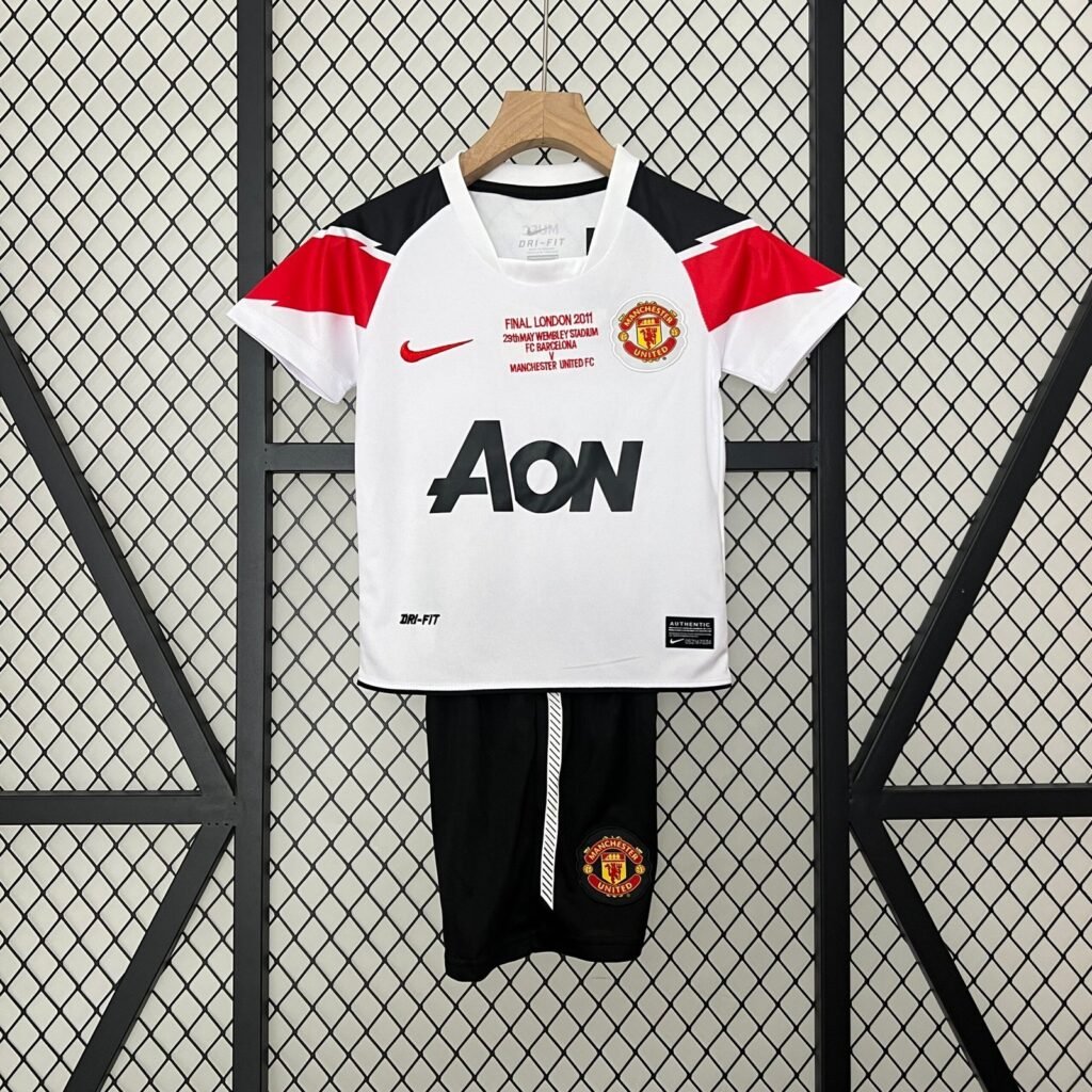 Equipación Infantil Manchester United 2010/11 | Pumafy