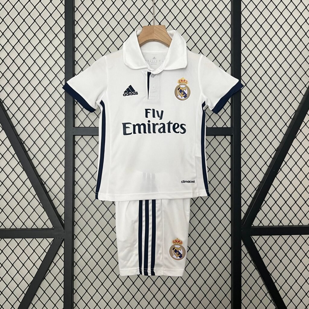 Equipación Infantil Real Madrid 2016/17 | Pumafy