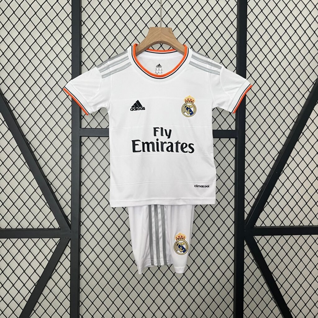 Equipación Infantil Real Madrid 2013/14 | Pumafy