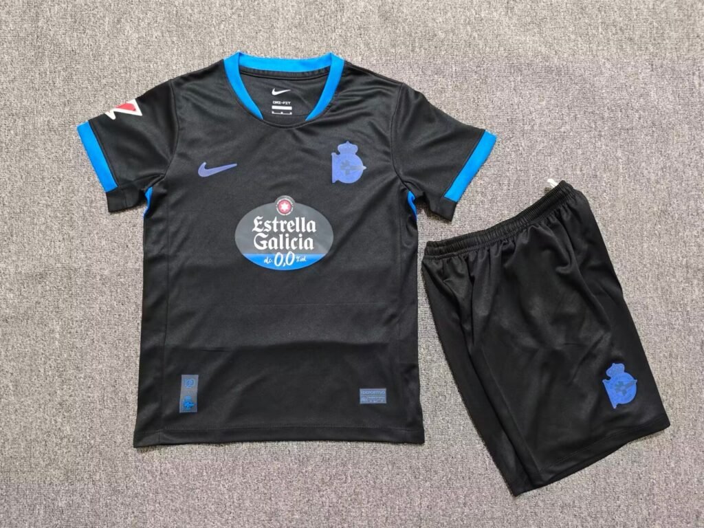 Equipación Infantil Deportivo De La Coruña 2026/27 | Pumafy